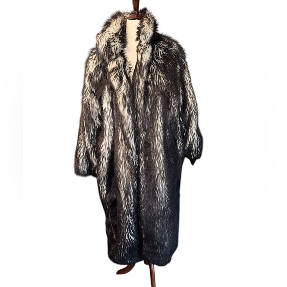 Black and White Shaggy Mob Wife Coat - Picture 4 of 5